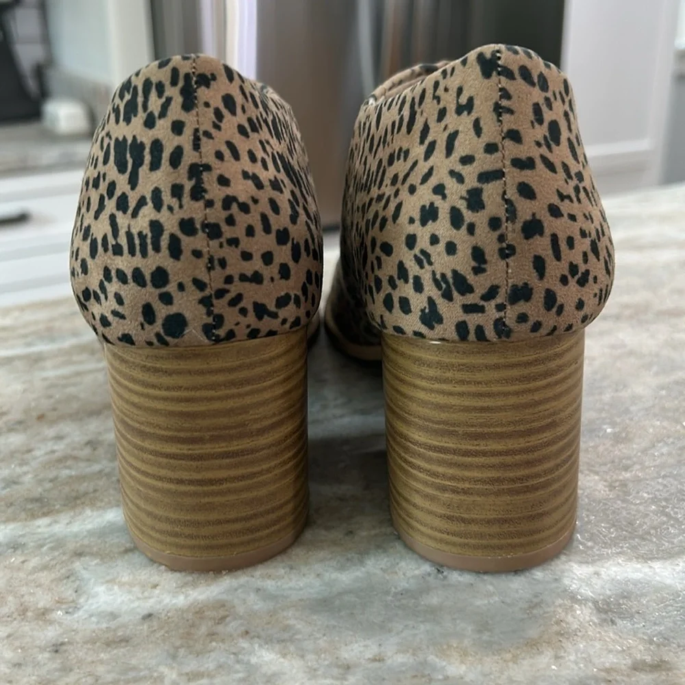 Melrose Ave  Los Angeles 100% Vegan Cheetah Bootie size 9